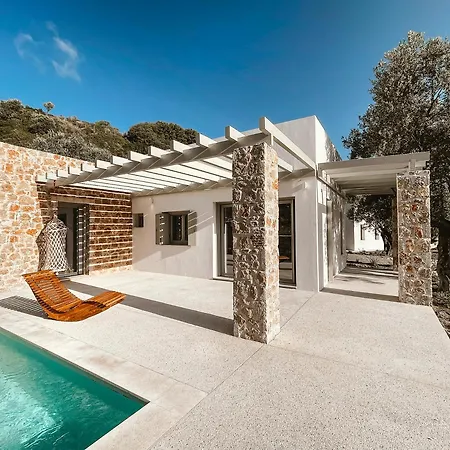 Themis Homes Villa Skíros