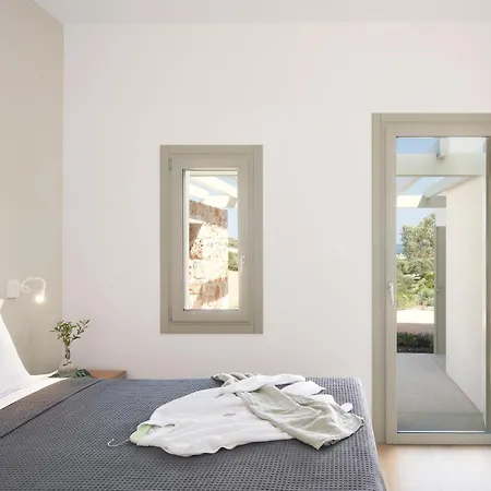 Themis Homes * سكيروس